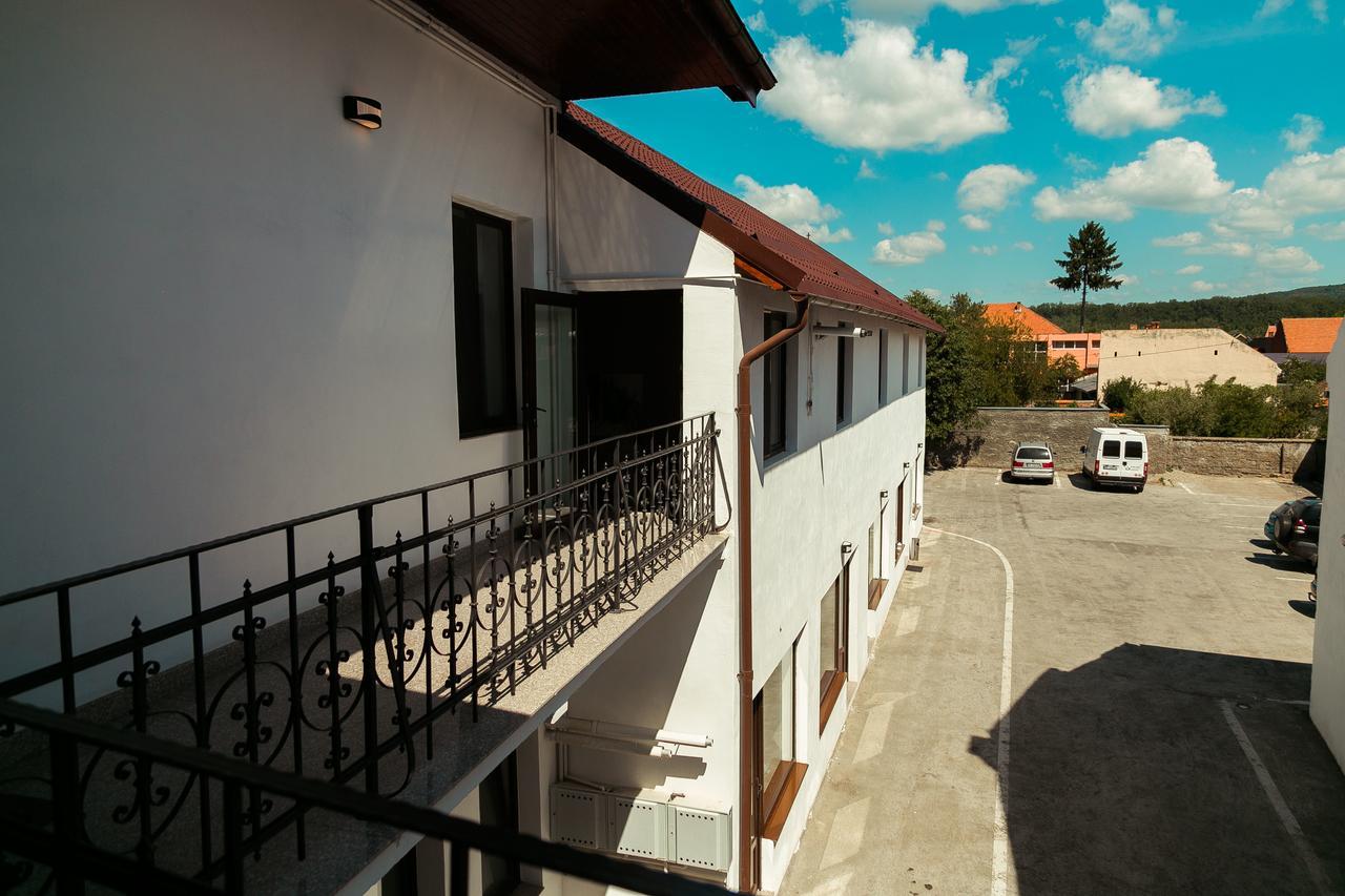 Hotel Elegant House Făgăraş Exterior foto