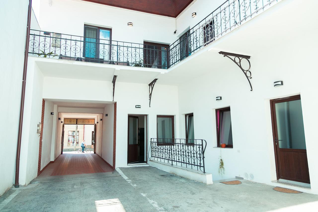 Hotel Elegant House Făgăraş Exterior foto
