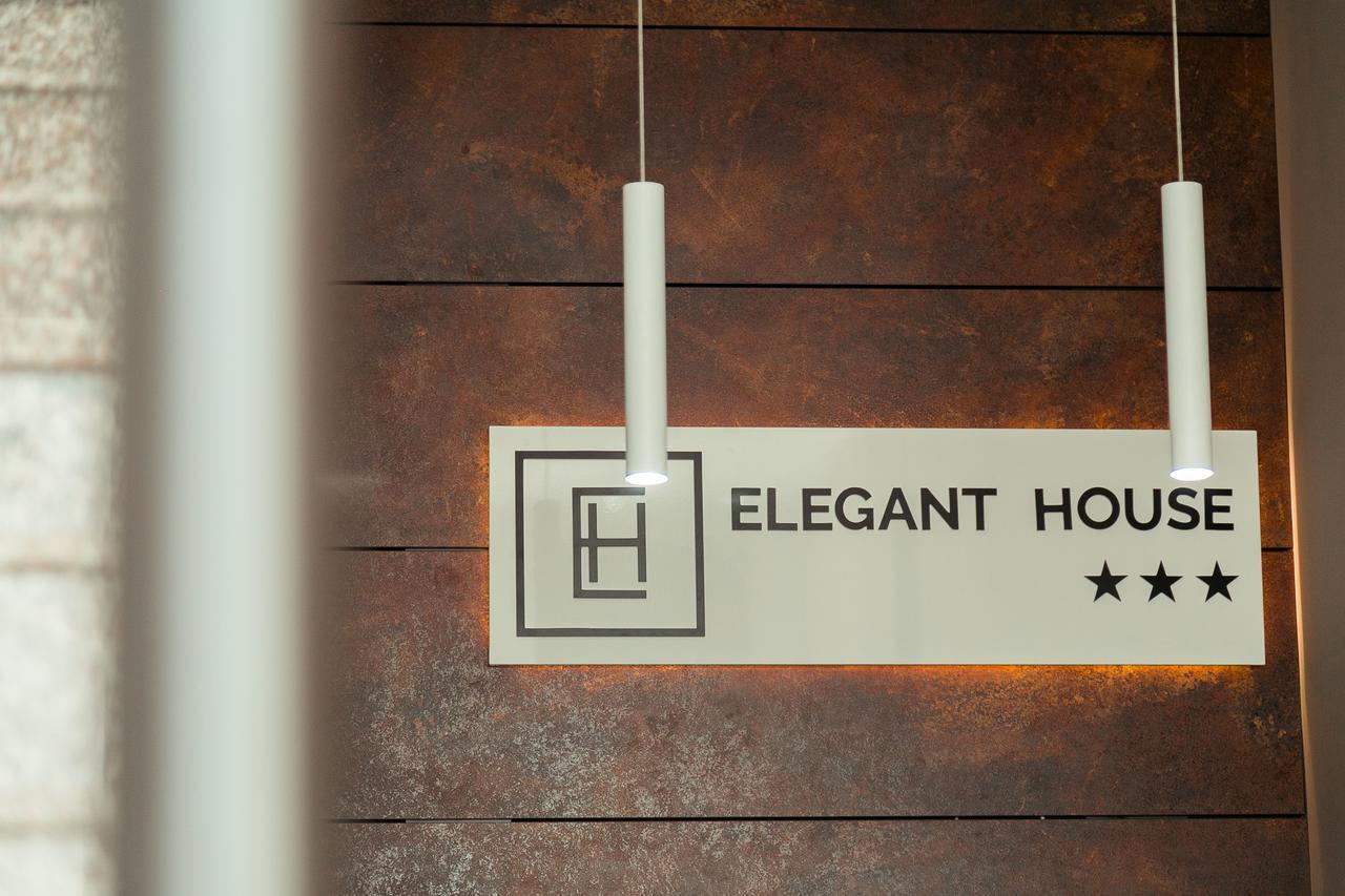 Hotel Elegant House Făgăraş Exterior foto